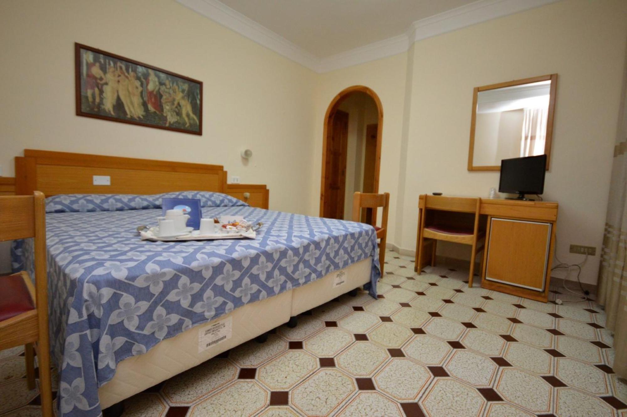 Hotel Residence Il Gabbiano Ciro Marina Room photo