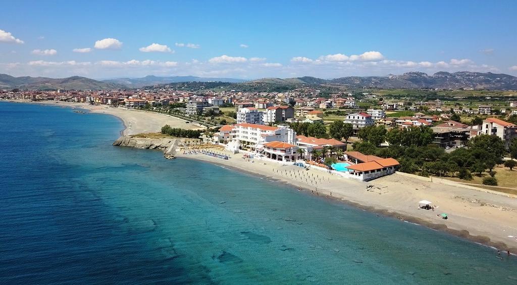 Hotel Residence Il Gabbiano Ciro Marina Exterior photo