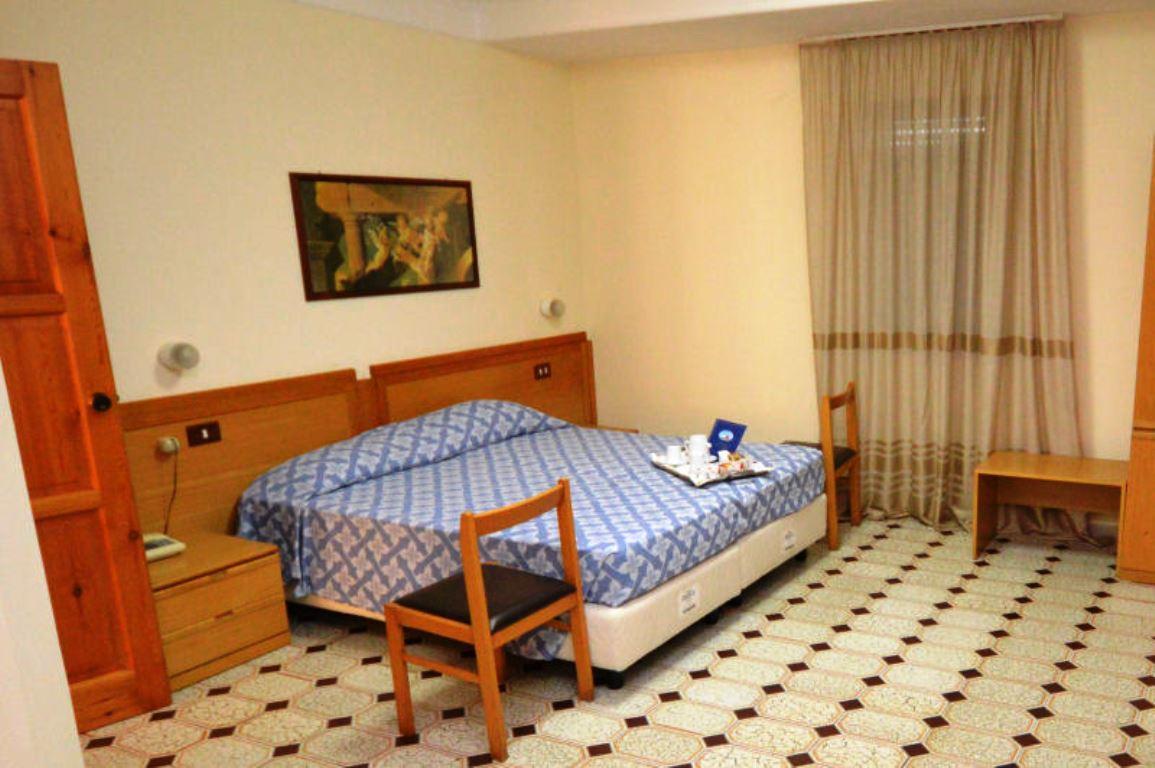 Hotel Residence Il Gabbiano Ciro Marina Room photo