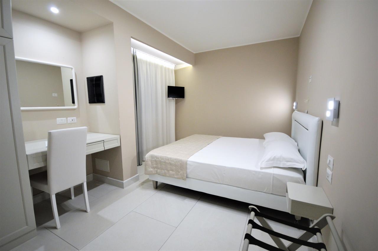 Hotel Residence Il Gabbiano Ciro Marina Exterior photo